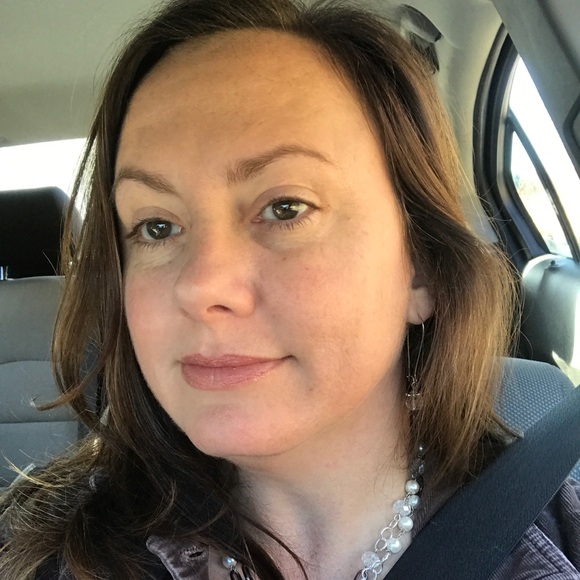 Meet your Posher, Jennifer - Picture 1 of 1